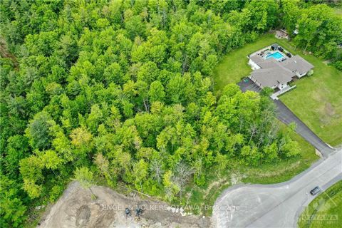 Photo 2 at 21 - 212 TERBOL Court, KANATA (NORTH WEST), Kanata