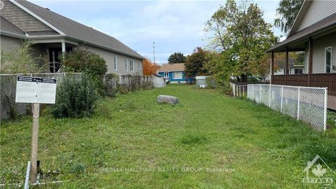 Photo 0 at 1673 KINDERSLEY Avenue, Chateauneuf, Orleans