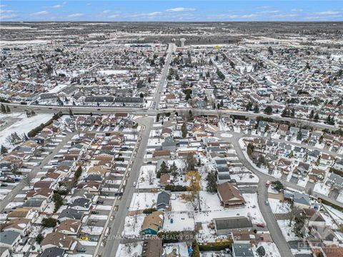 Photo 7 at 1673 KINDERSLEY Avenue, Chateauneuf, Orleans