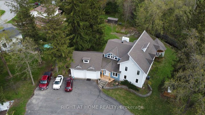 Photo 2 at 3208 Richmond Road, Nepean (Bruce Farm/Graham Park/Qualicum/Bellands), Ottawa