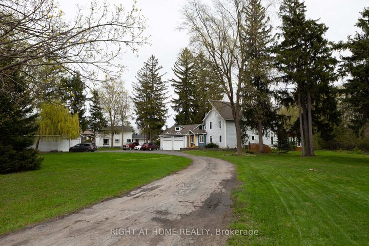 Photo 5 at 3208 Richmond Road, Nepean (Bruce Farm/Graham Park/Qualicum/Bellands), Ottawa