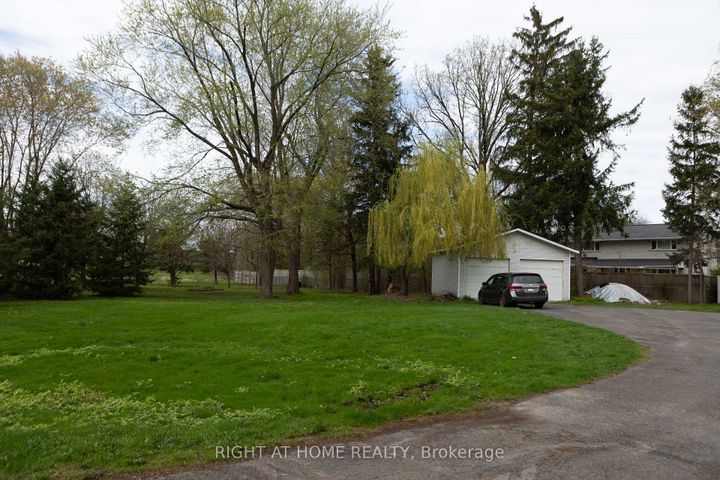 Photo 6 at 3208 Richmond Road, Nepean (Bruce Farm/Graham Park/Qualicum/Bellands), Ottawa