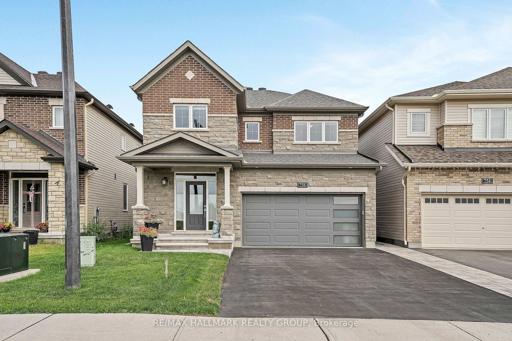 756 Cappamore Drive, Nepean (Half Moon Bay), Ottawa 