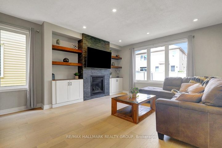 Photo 9 at 78 Russet Terrace, Nepean (Half Moon Bay), Ottawa