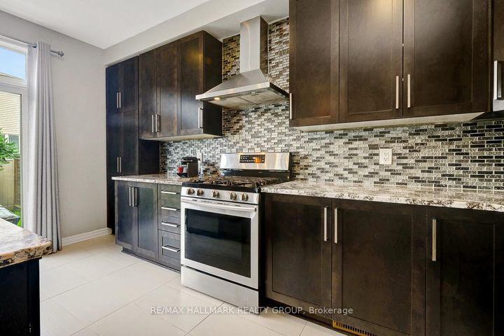 Photo 20 at 78 Russet Terrace, Nepean (Half Moon Bay), Ottawa