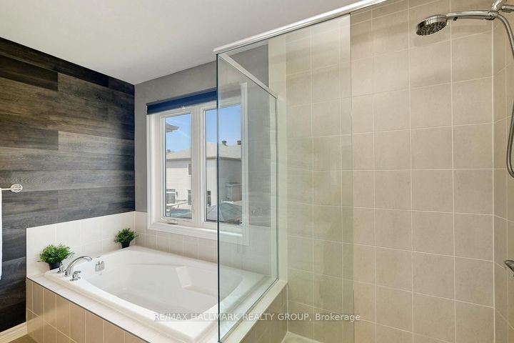 Photo 33 at 78 Russet Terrace, Nepean (Half Moon Bay), Ottawa
