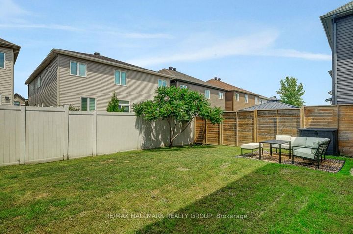 Photo 49 at 78 Russet Terrace, Nepean (Half Moon Bay), Ottawa