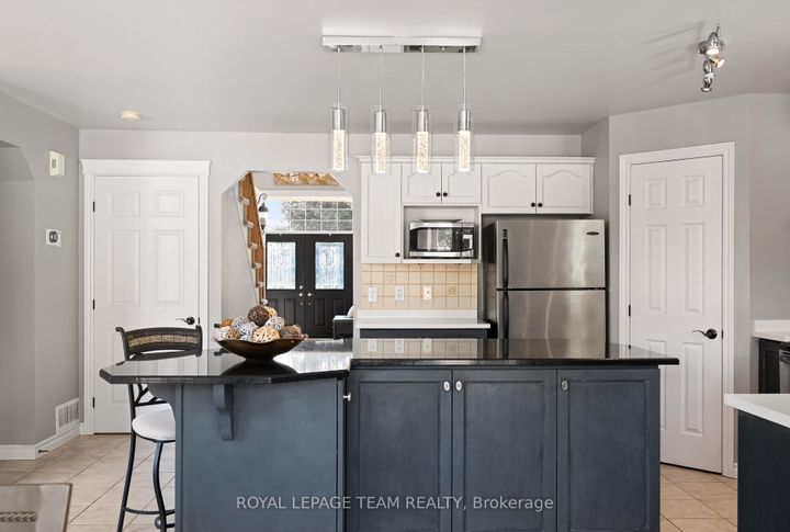Photo 12 at 41 Blackshire Circle, Nepean (Stonebridge), Ottawa