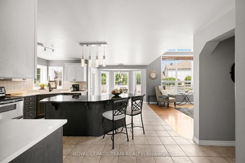 Photo 8 at 41 Blackshire Circle, Nepean (Stonebridge), Ottawa
