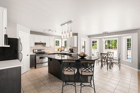 Photo 9 at 41 Blackshire Circle, Nepean (Stonebridge), Ottawa