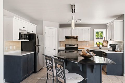 Photo 10 at 41 Blackshire Circle, Nepean (Stonebridge), Ottawa