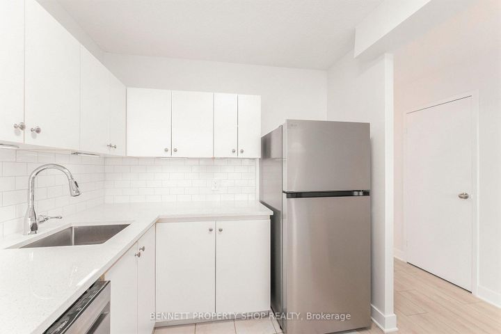 Photo 10 at 2209 - 900 Dynes Road, Nepean (Carleton Square), Ottawa