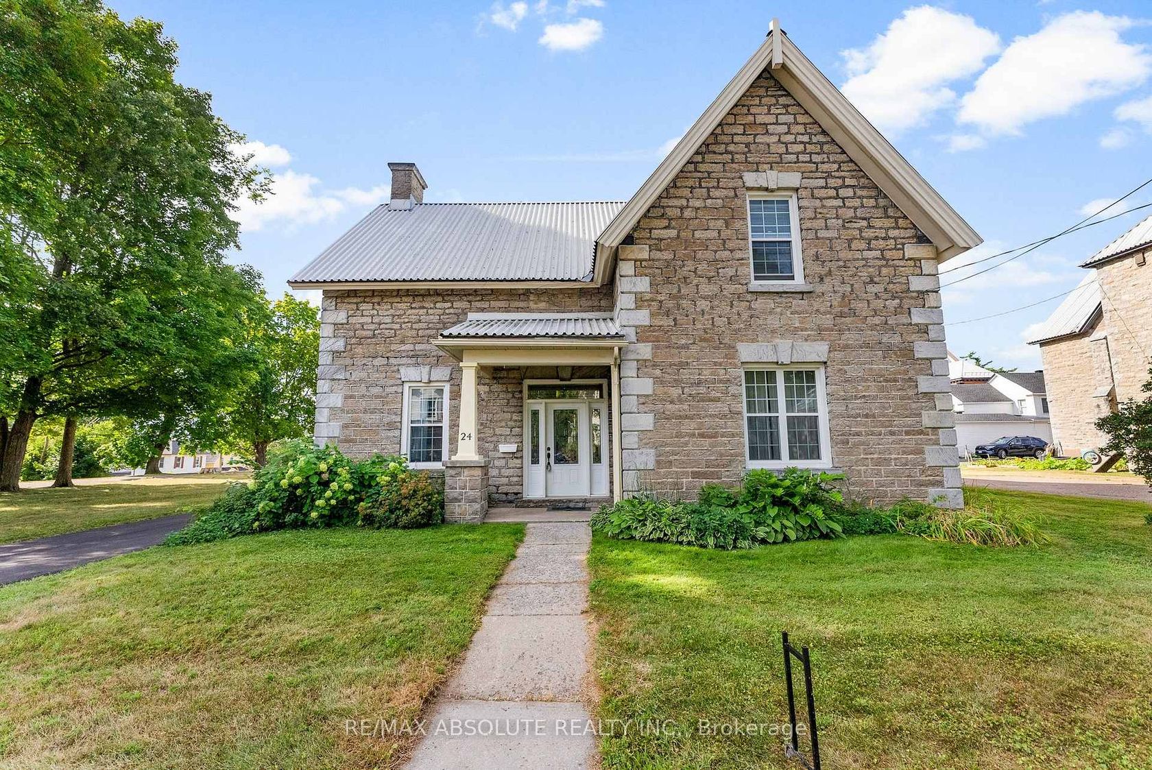 24 Ottawa Street, Arnprior 2