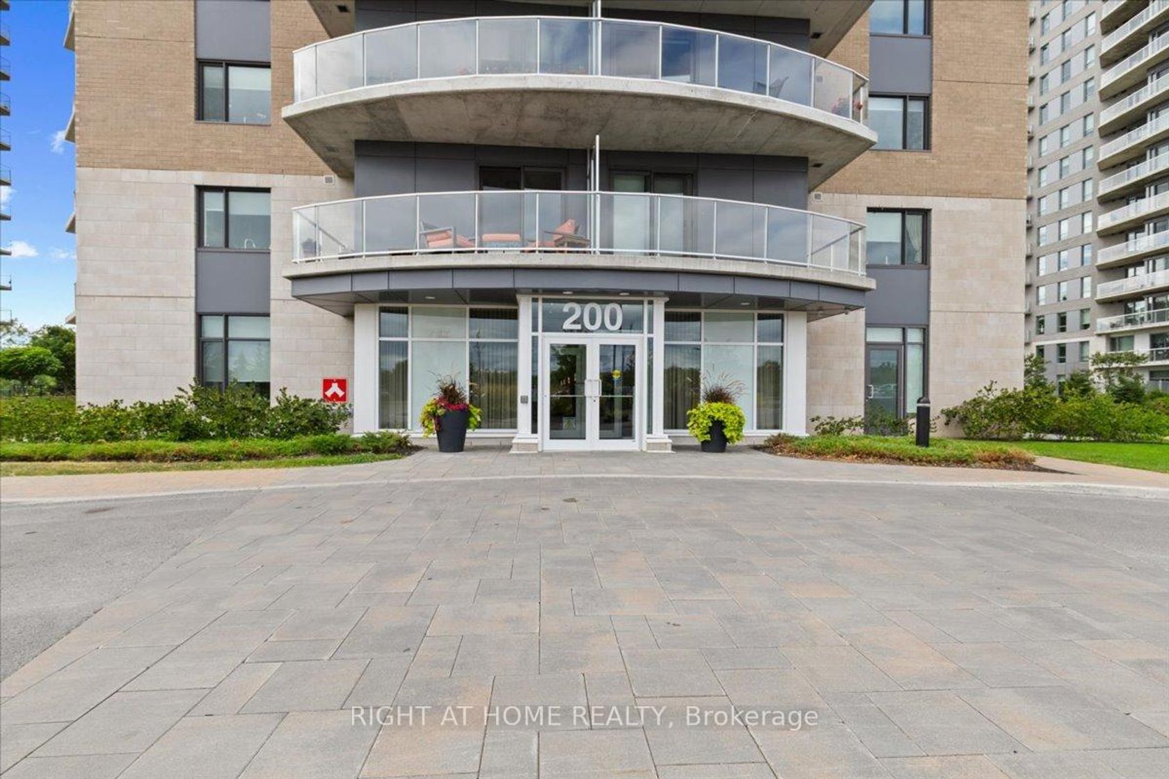 907 - 200 Inlet Private, Chatelaine Village, Orleans 2