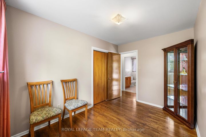 Photo 20 at 5 Spring Garden Avenue, Nepean (Meadowlands/Crestview), Ottawa