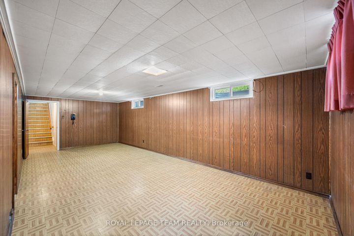 Photo 27 at 5 Spring Garden Avenue, Nepean (Meadowlands/Crestview), Ottawa