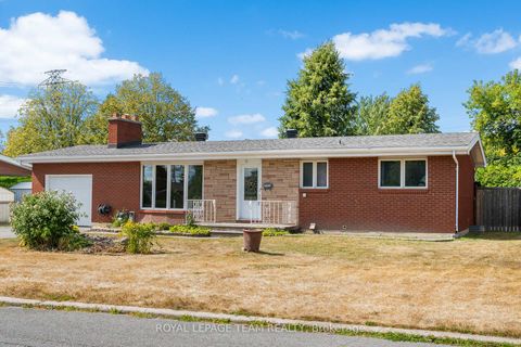 Photo 1 at 5 Spring Garden Avenue, Nepean (Meadowlands/Crestview), Ottawa