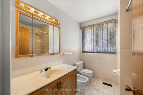 Photo 23 at 5 Spring Garden Avenue, Nepean (Meadowlands/Crestview), Ottawa