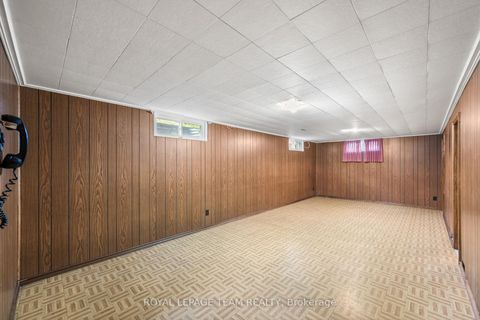 Photo 25 at 5 Spring Garden Avenue, Nepean (Meadowlands/Crestview), Ottawa