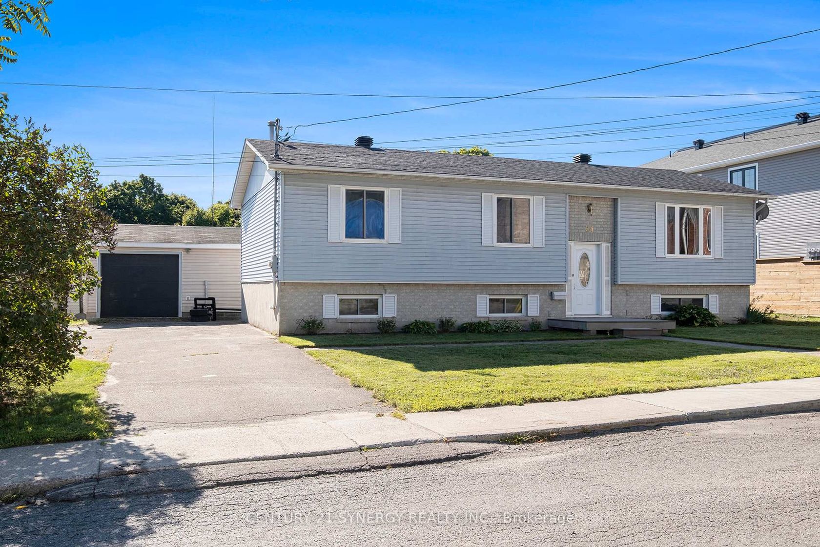 24 Elm Street E, SMITHS FALLS, Smiths Falls by Laura Keller Real Estate Team 24 Elm Street E, SMITHS FALLS, Smiths Falls