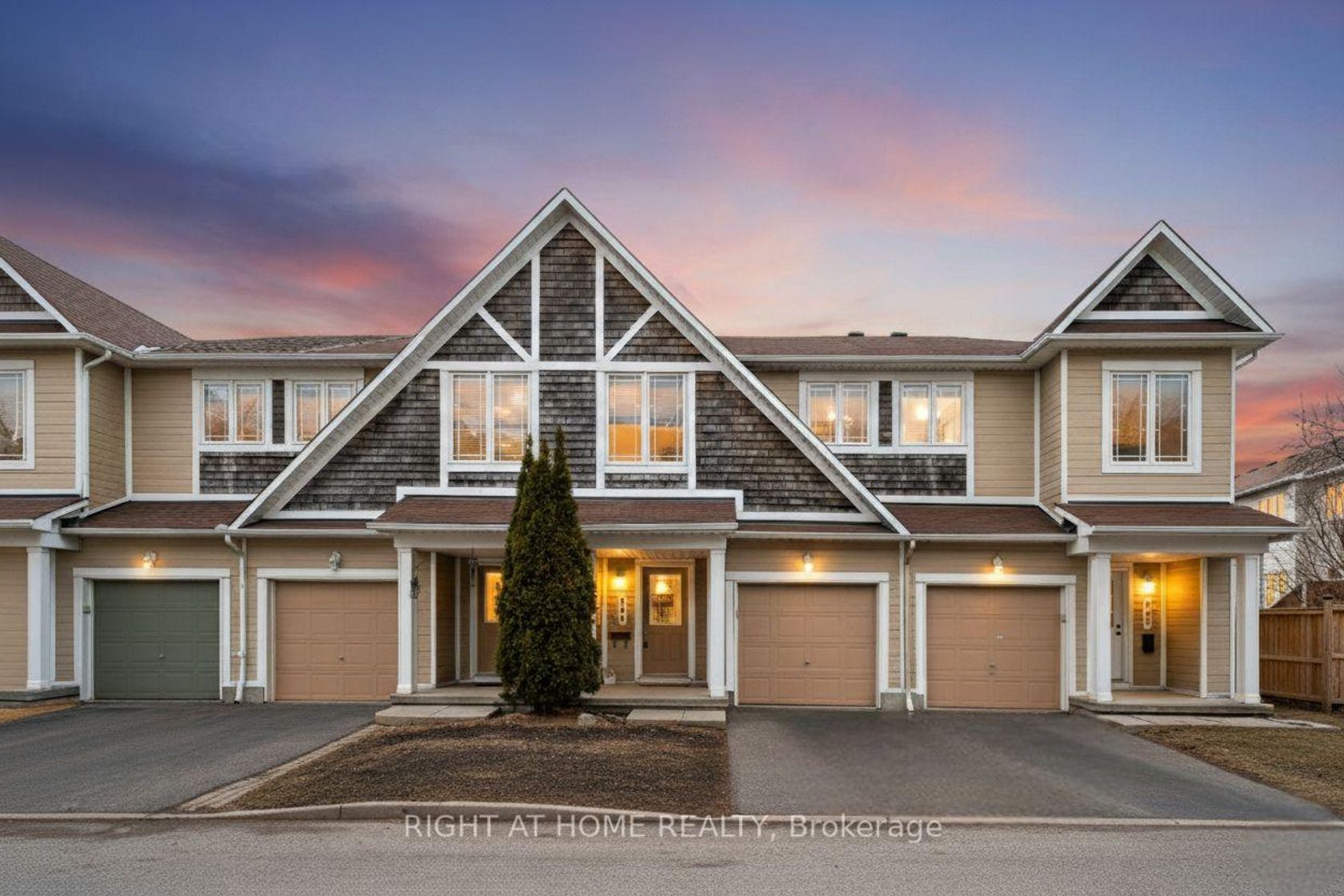 421 Hillsboro Private, Emerald Meadows/Trailwest, Kanata 2