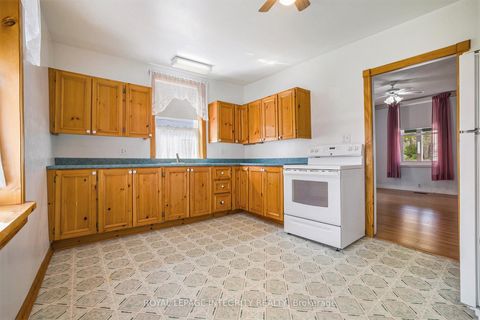 Photo 9 at 112,114 Clarence Street, Lanark Highlands (Lanark) Twp, Lanark Highlands