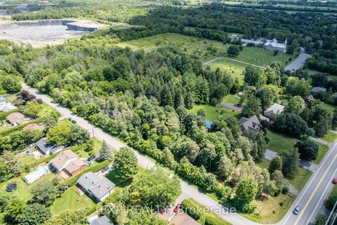 Photo 4 at 8 Khymer Court N, Nepean (Fallowfield), Ottawa