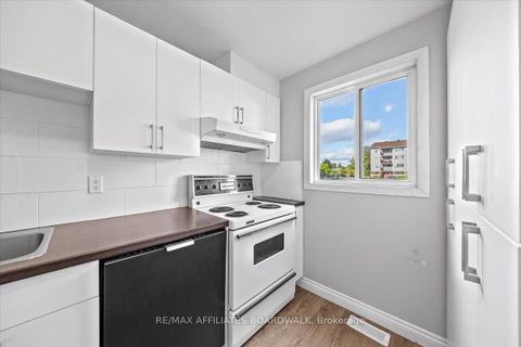 Photo 3 at 6482 Bilberry Drive, Convent Glen North, Orleans