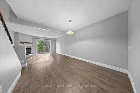 Photo 6 at 6482 Bilberry Drive, Convent Glen North, Orleans