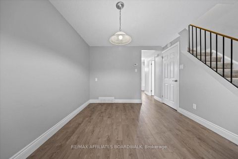 Photo 9 at 6482 Bilberry Drive, Convent Glen North, Orleans