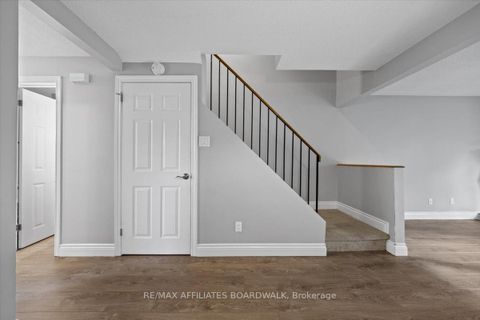 Photo 11 at 6482 Bilberry Drive, Convent Glen North, Orleans