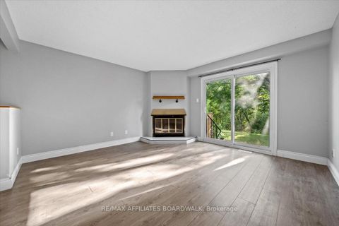 Photo 12 at 6482 Bilberry Drive, Convent Glen North, Orleans