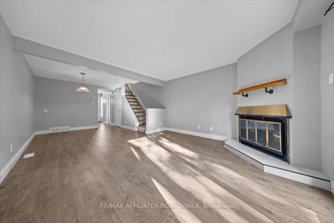 Photo 14 at 6482 Bilberry Drive, Convent Glen North, Orleans