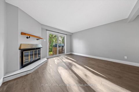 Photo 15 at 6482 Bilberry Drive, Convent Glen North, Orleans