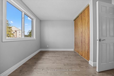 Photo 21 at 6482 Bilberry Drive, Convent Glen North, Orleans