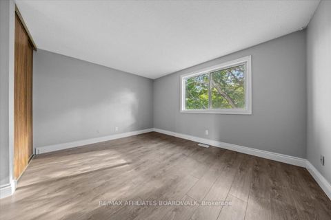 Photo 26 at 6482 Bilberry Drive, Convent Glen North, Orleans