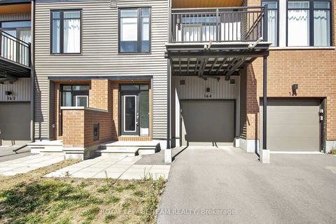 Photo 1 at 164 Visor Private, Emerald Meadows/Trailwest, Kanata