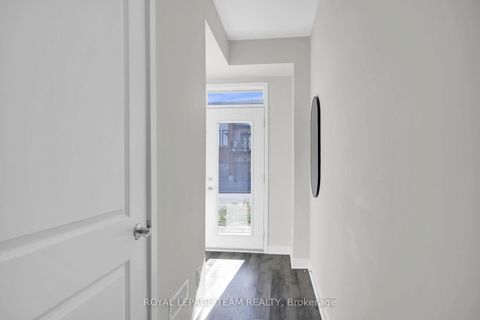 Photo 3 at 164 Visor Private, Emerald Meadows/Trailwest, Kanata