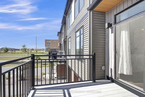 Photo 4 at 164 Visor Private, Emerald Meadows/Trailwest, Kanata