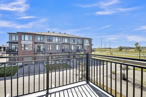 Photo 5 at 164 Visor Private, Emerald Meadows/Trailwest, Kanata