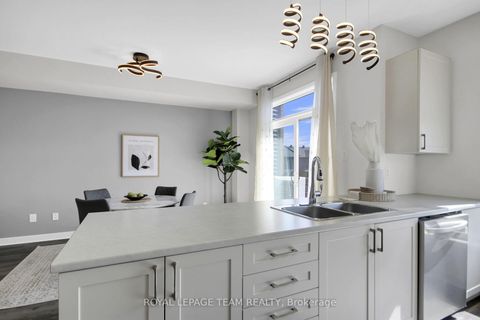 Photo 10 at 164 Visor Private, Emerald Meadows/Trailwest, Kanata