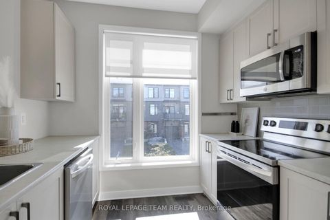 Photo 13 at 164 Visor Private, Emerald Meadows/Trailwest, Kanata