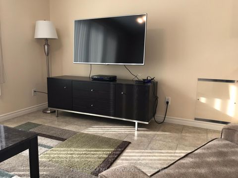 Photo 4 at 1547 Vercheres Street, Chateauneuf, Orleans