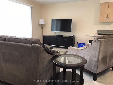 Photo 5 at 1547 Vercheres Street, Chateauneuf, Orleans