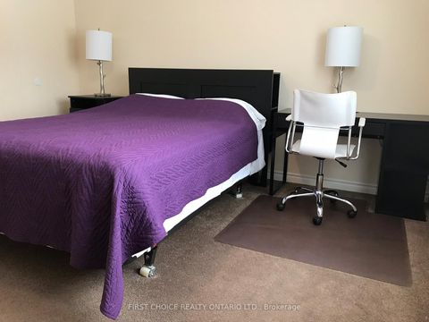 Photo 8 at 1547 Vercheres Street, Chateauneuf, Orleans