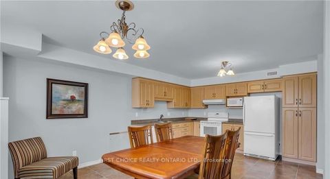 Photo 15 at 1547 Vercheres Street, Chateauneuf, Orleans