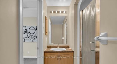 Photo 22 at 1547 Vercheres Street, Chateauneuf, Orleans