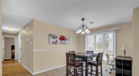 Photo 28 at 1547 Vercheres Street, Chateauneuf, Orleans