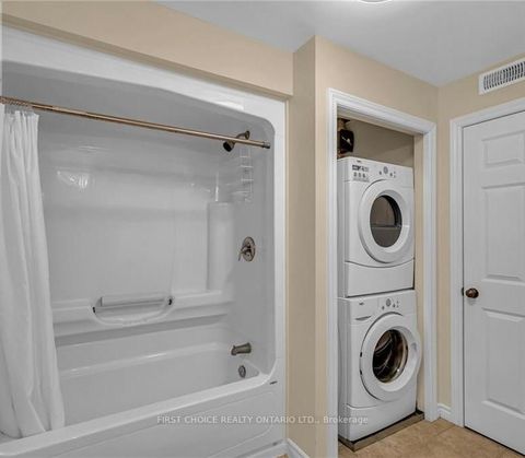 Photo 30 at 1547 Vercheres Street, Chateauneuf, Orleans