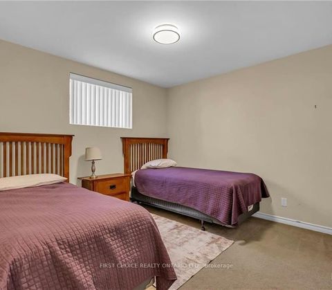 Photo 32 at 1547 Vercheres Street, Chateauneuf, Orleans